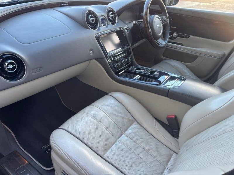 JAGUAR XJ
