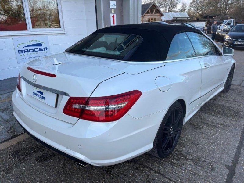 MERCEDES-BENZ E CLASS