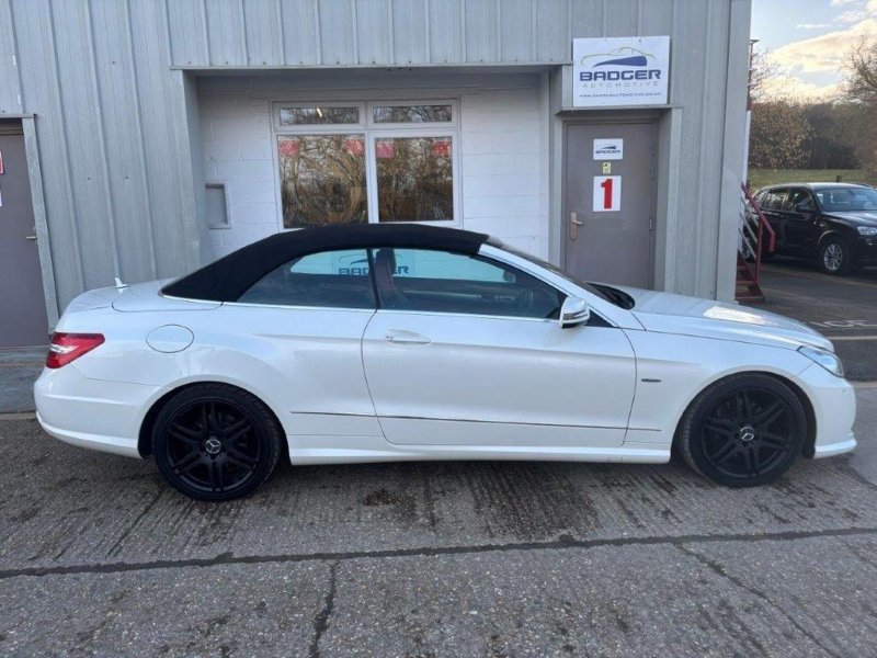 MERCEDES-BENZ E CLASS