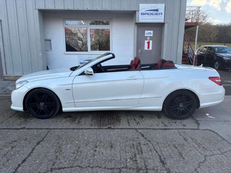 MERCEDES-BENZ E CLASS