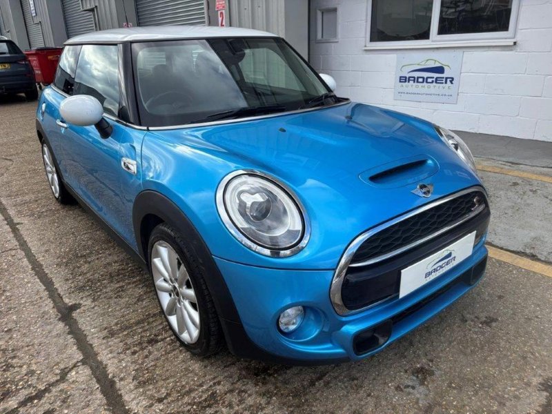 MINI HATCH