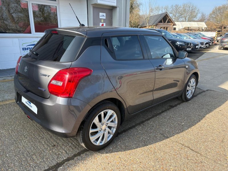 SUZUKI SWIFT