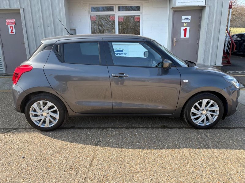 SUZUKI SWIFT