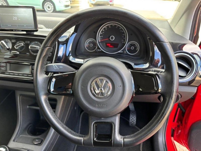 VOLKSWAGEN UP