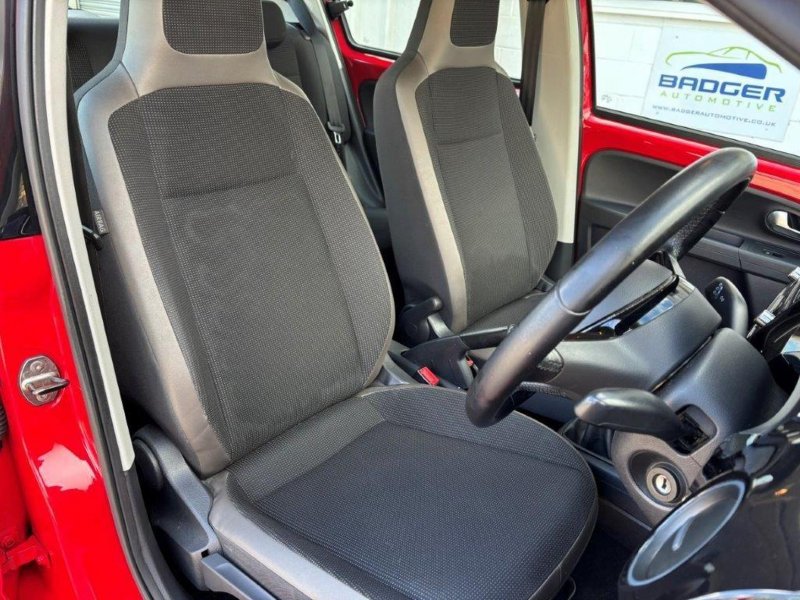 VOLKSWAGEN UP