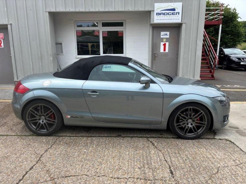 AUDI TT