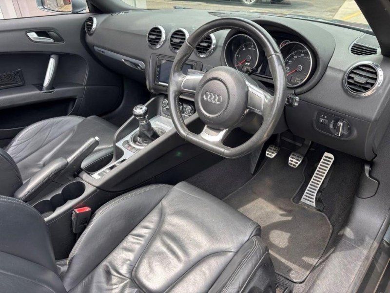 AUDI TT